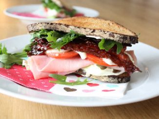 Graubrot Sandwich, Schwangerschaft, Stillzeit, Speck, Schinken, Mozzarella