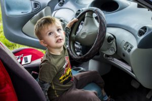 Ab wann dürfen Kinder vorne sitzen
